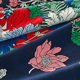 Robe Legere三角巾- 藍色| Hermès 愛馬仕台灣地區官網